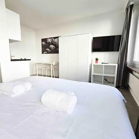Downtown Deluxe With Queen Bed Be-15 ציריך